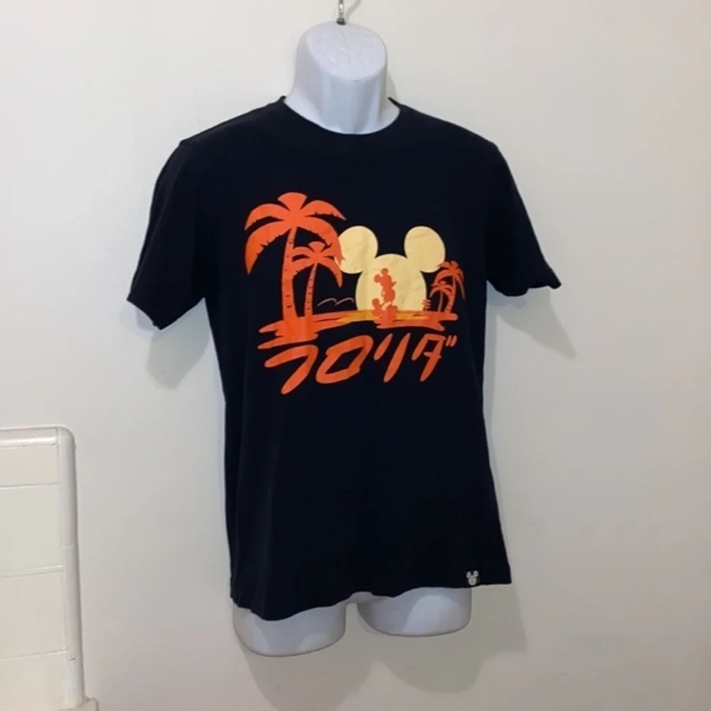 Unisex UNIQULO x Disney “Magic For All” Collaboration Mickey Tropical Sunset Tee - Picture 3 of 9
